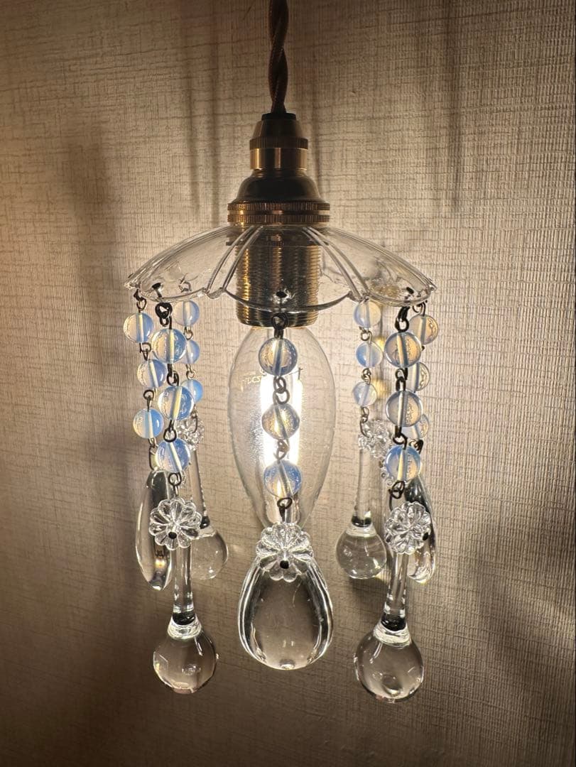 フランス アンティーク 雨に濡れた可愛いお花のミニシャンデリア＊ オパールセント