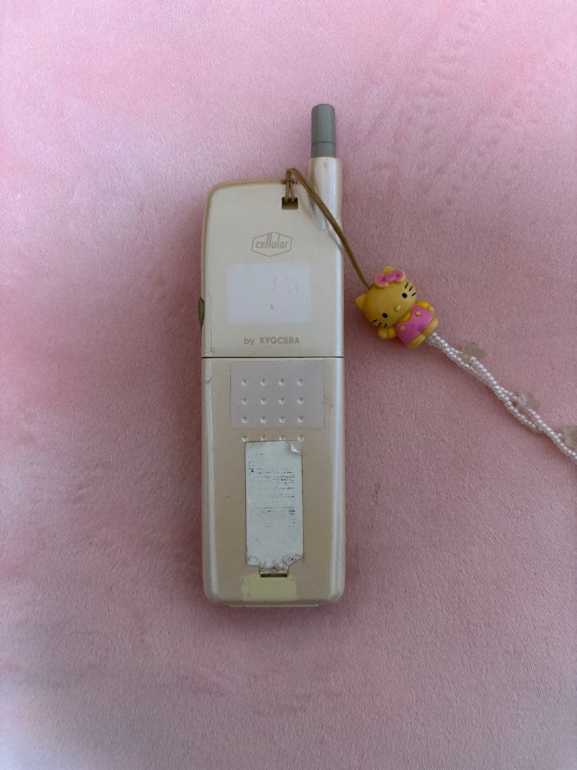 【希少】ハローキティ　携帯電話　セルラーDIGITAL D202K