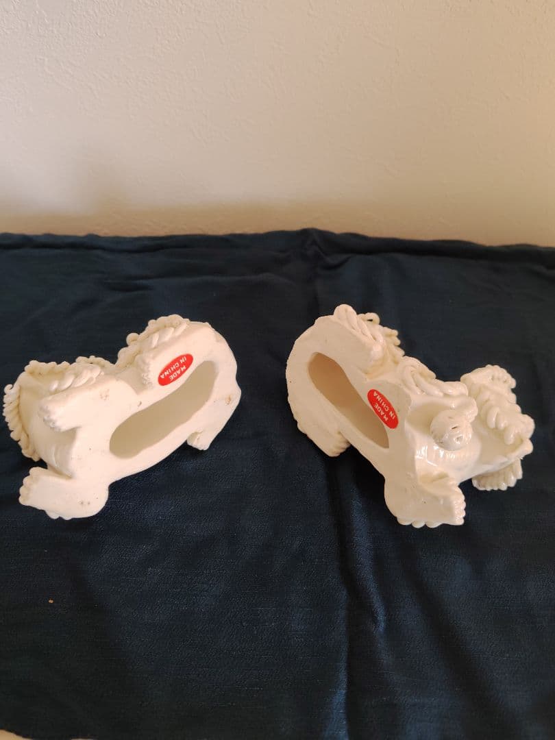 白い獅子狛犬の陶器置物セット