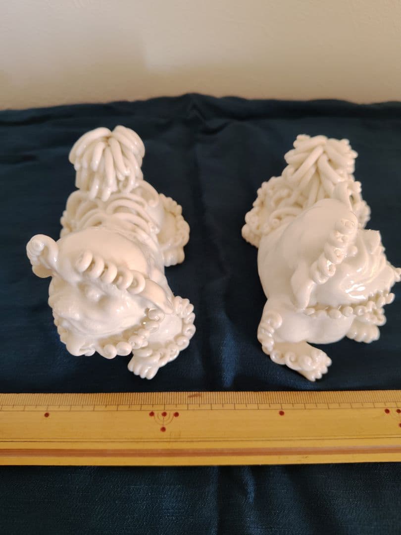 白い獅子狛犬の陶器置物セット