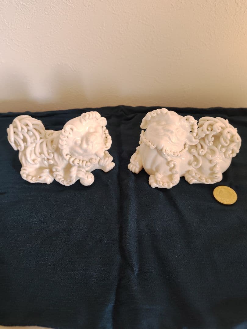 白い獅子狛犬の陶器置物セット