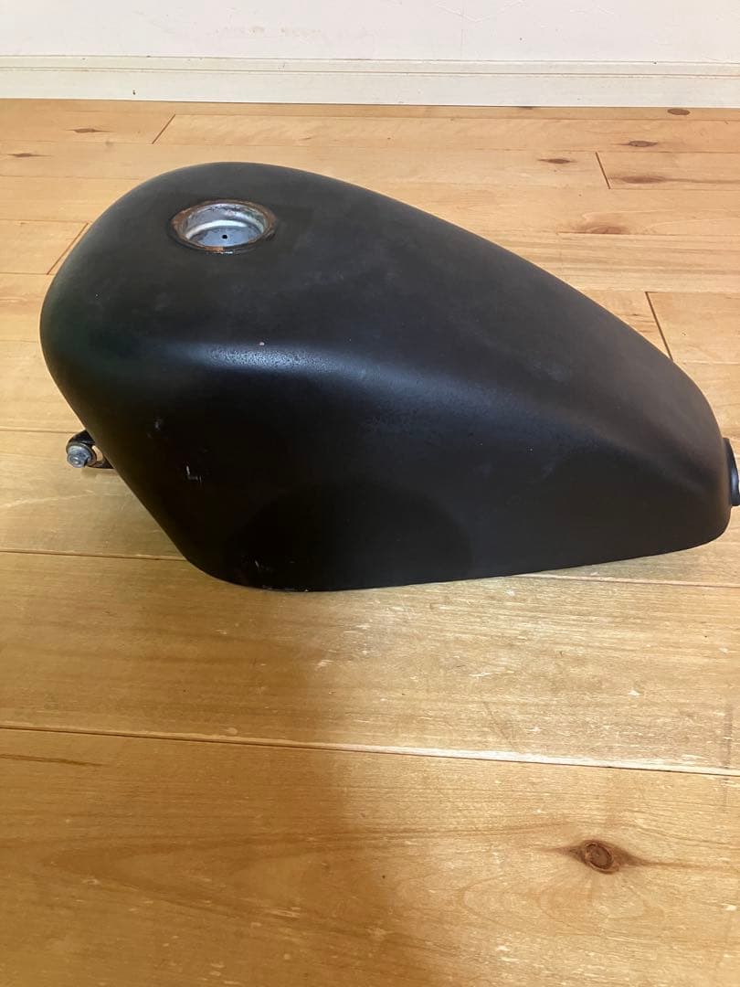 ハーレー スポーツスター1200S タンク