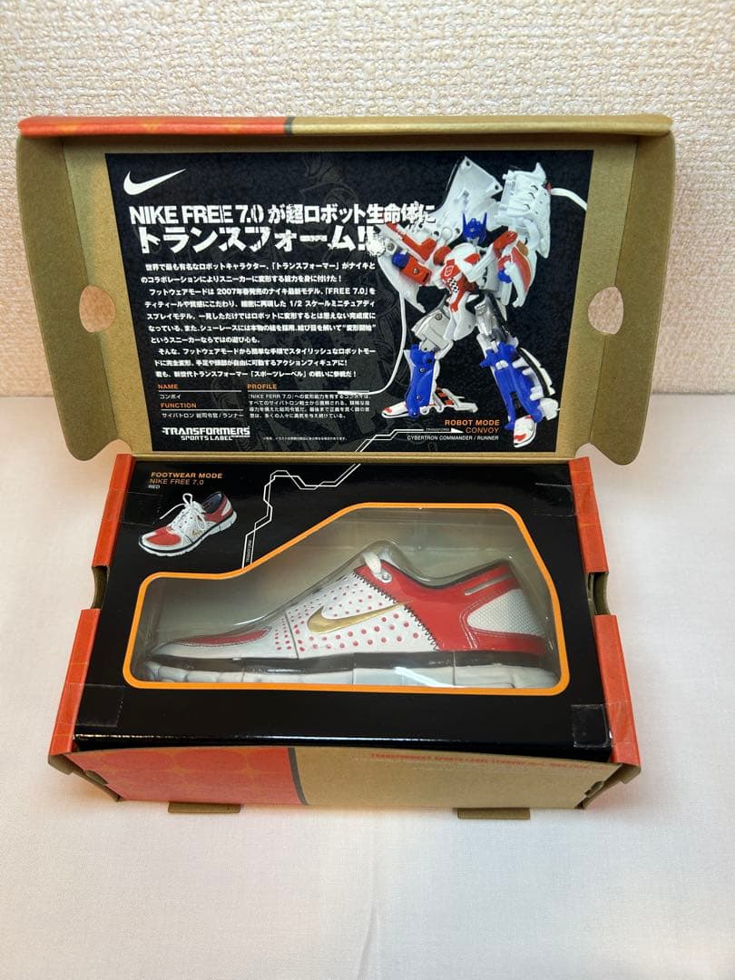 トランスフォーマースポーツレーベル NIKEコラボ コンボイ レッド 未開封