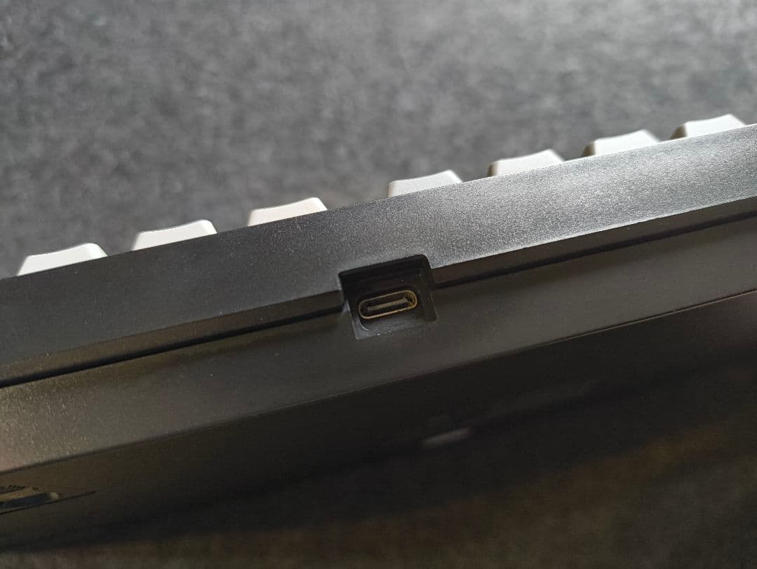 A.JAZZ AK820 Proメカニカルキーボード+クリスタルキーキャップ