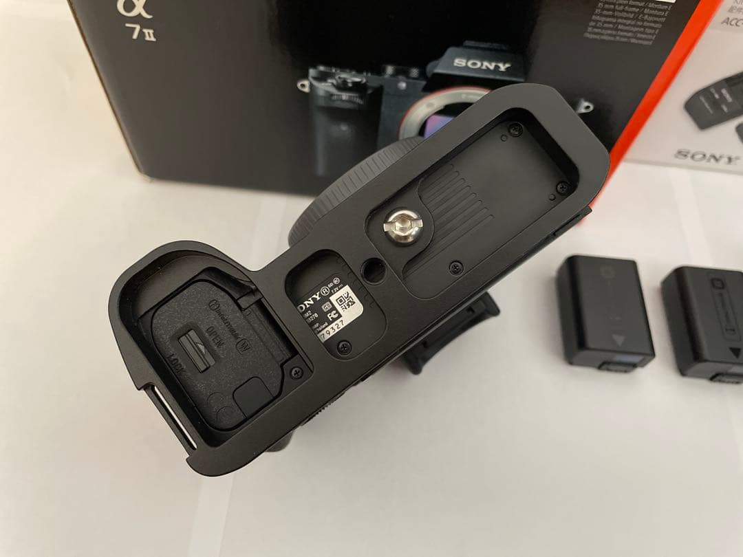 【美品】シャッター数2050枚 SONY α7II ILCE-7M2 ボディ