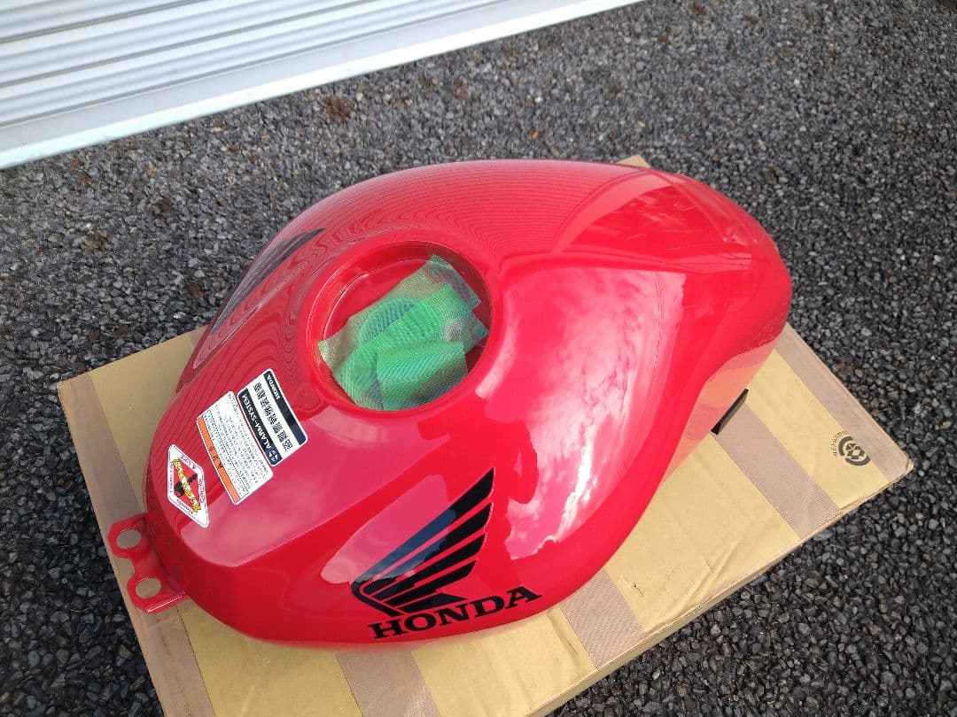 【美品】HONDA VTR250Fi (MC33) ガソリンタンク 赤