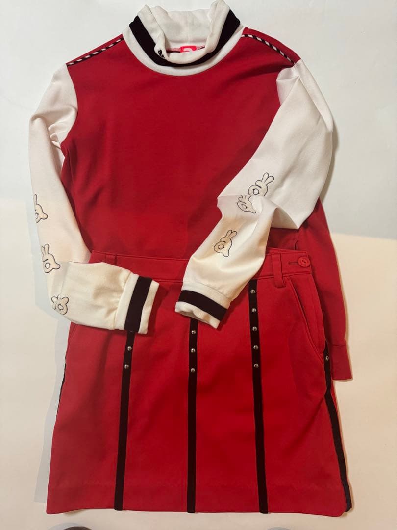 アルチビオ 赤と白の長袖ウェア　セットアップ