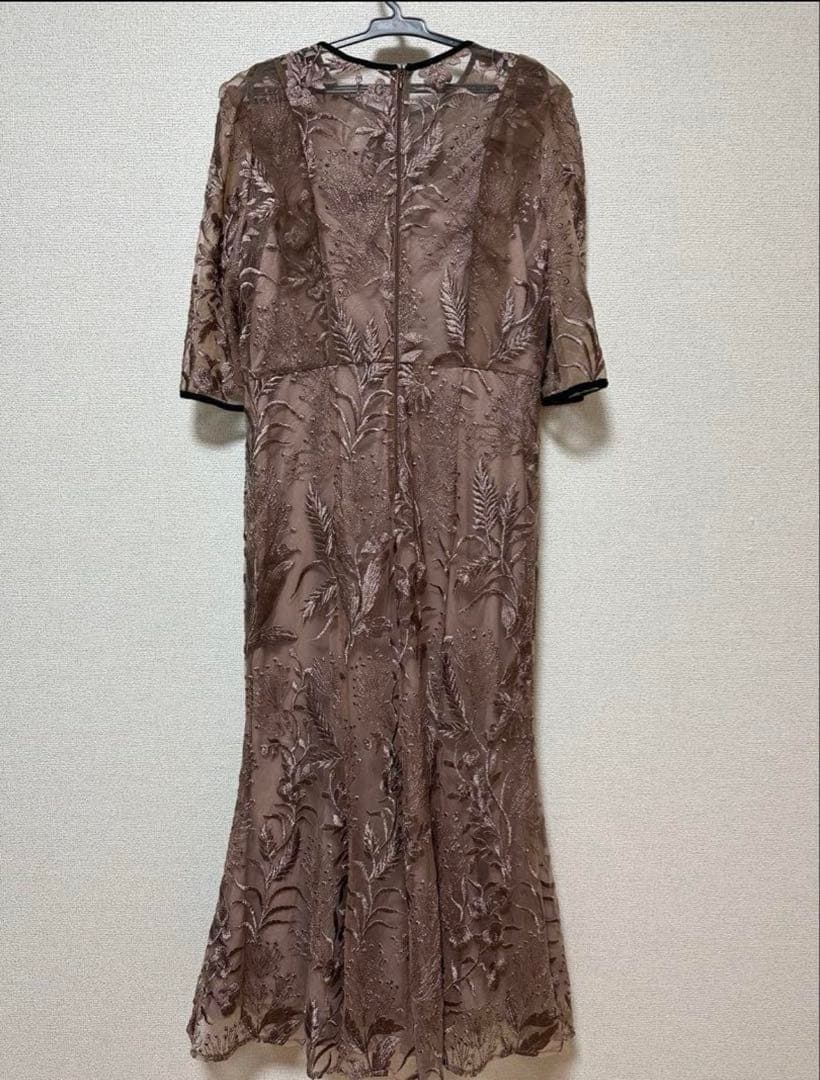 serina　leja 刺繍レース配色パイピングショルダーフリルマーメイド