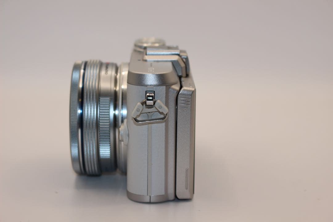 ★ショット数1213回★ オリンパス　E-PL8 レンズキット　ミラーレス