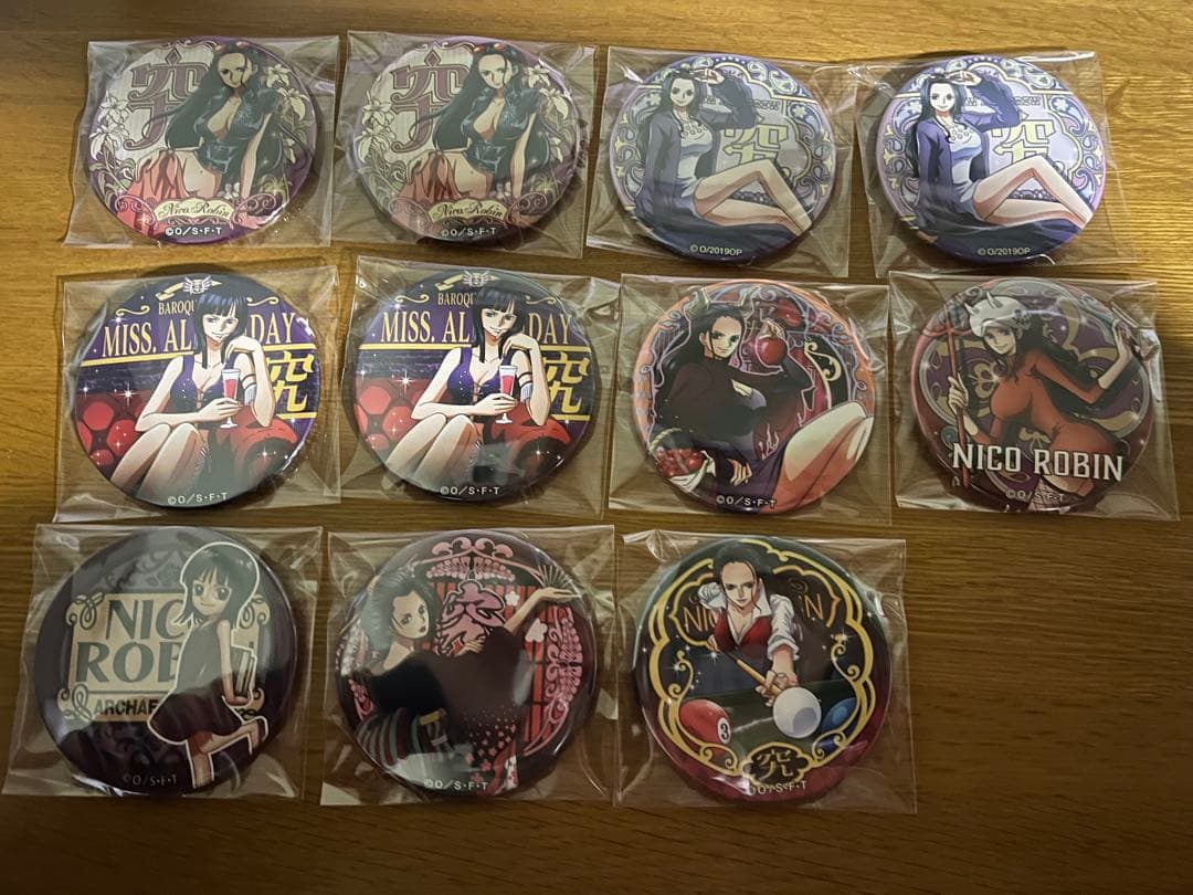 ワンピース 輩缶バッジ ロビン