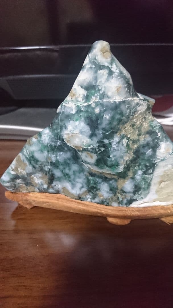 糸魚川 翡翠 原石