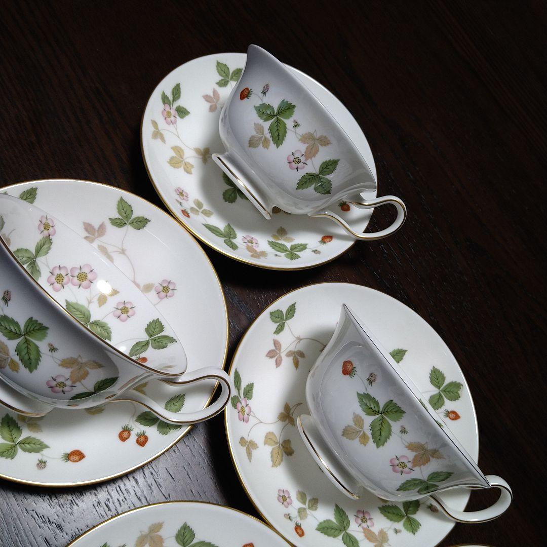 ♥黒壺印ウェッジウッドワイルドストロベリーティーカップ＆ソーサー５客セット