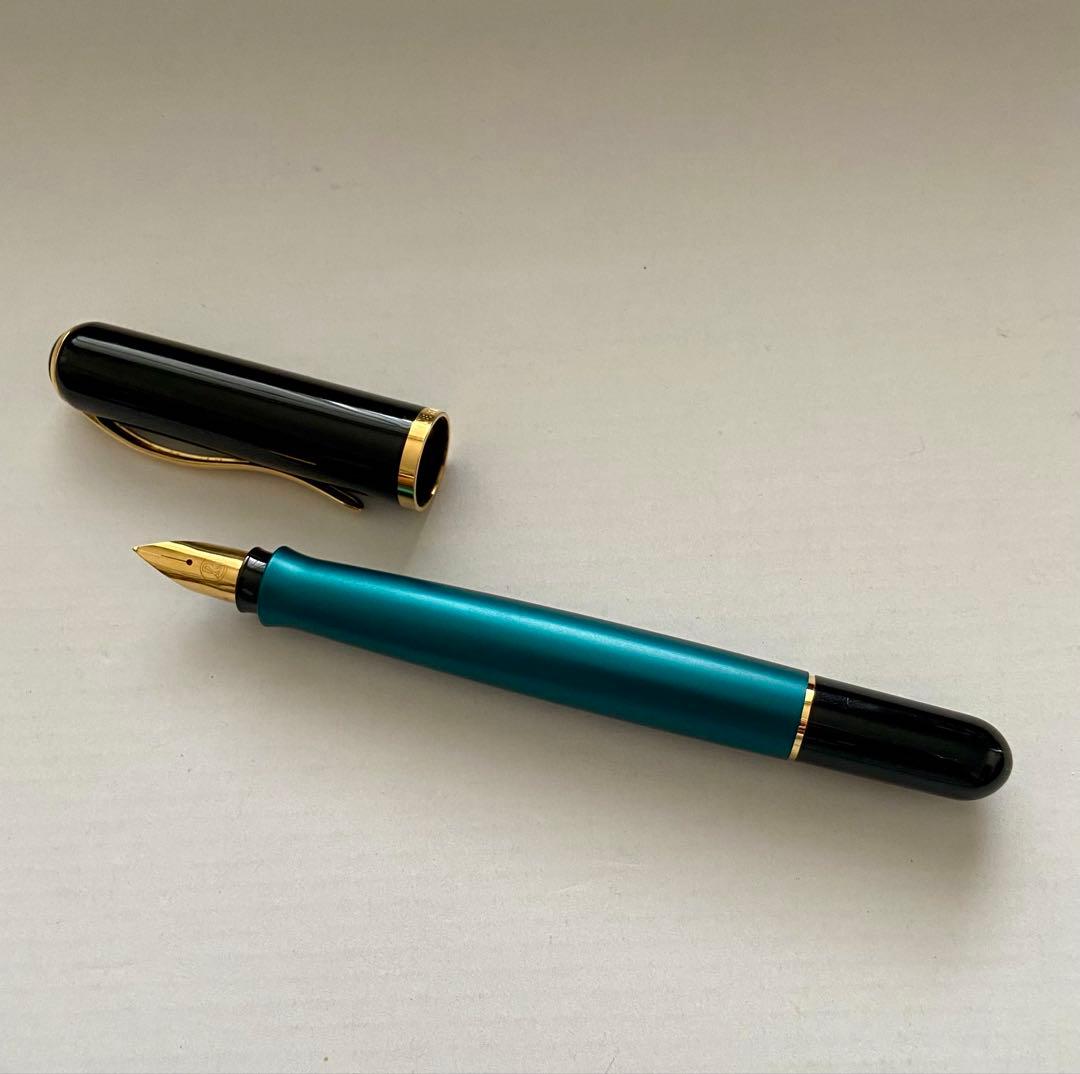 Pelican Epoch 万年筆・グリーン　ペン先(F・B)2種あり