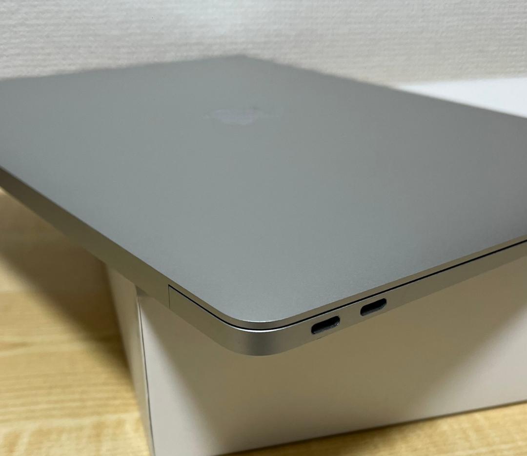 美品 MacBook Air M1 16GB/512GB フィルム付 ハブ付