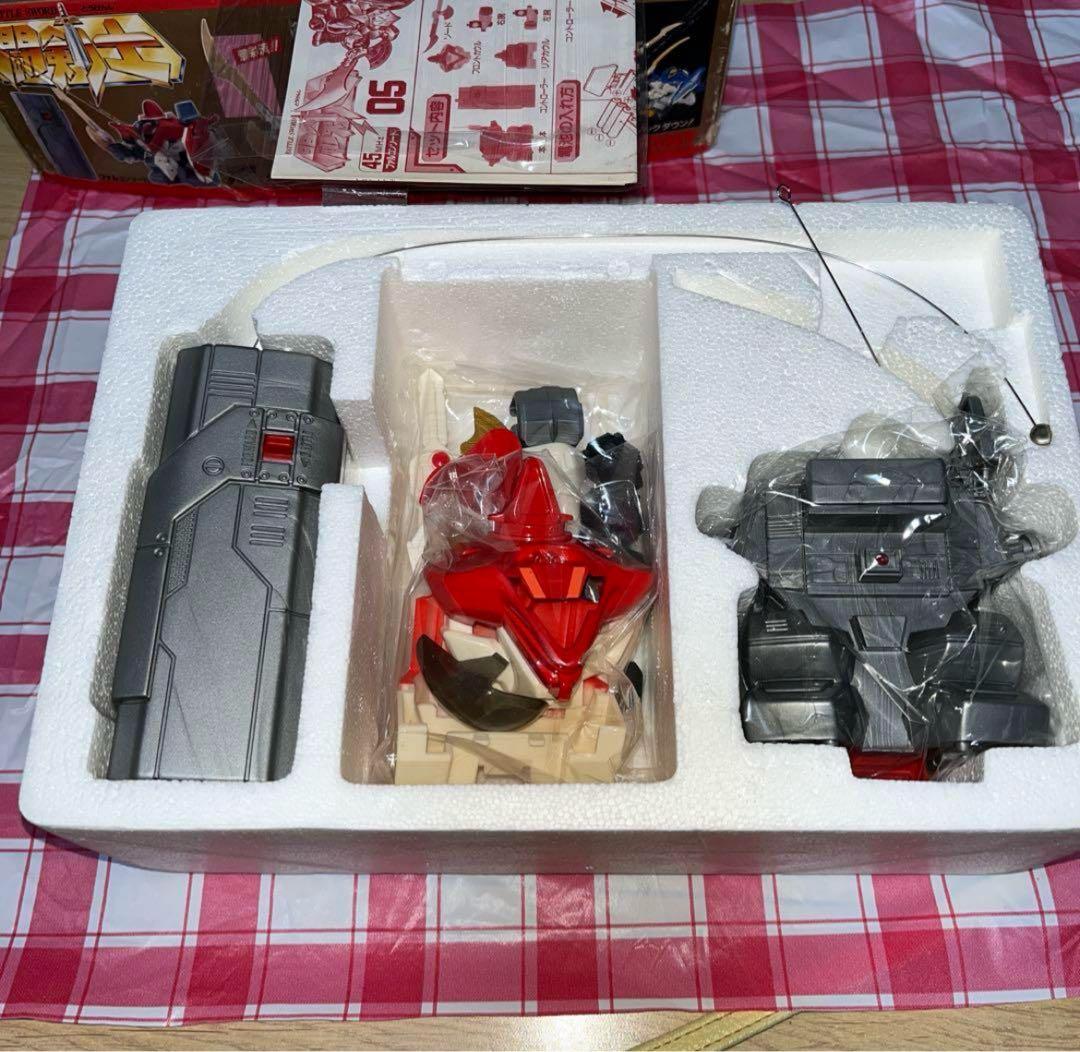 絶版激レア★ 開封使用無闘剣士ファルコンソード，イエローソード、キャタピラソード