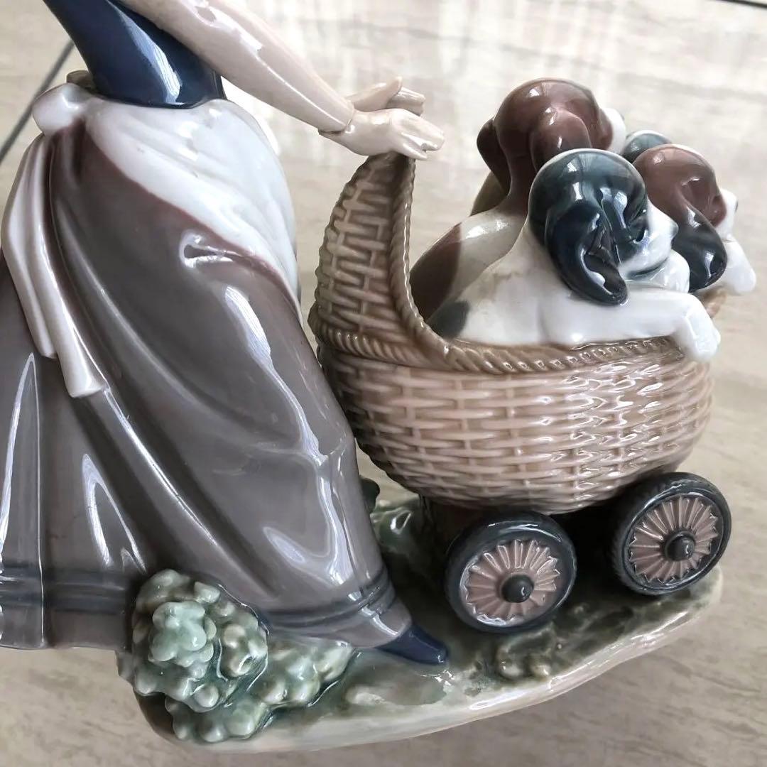 腕に修復箇所あり: LLADRO1983年ヴィンテージリヤドロ　犬と少女No.9