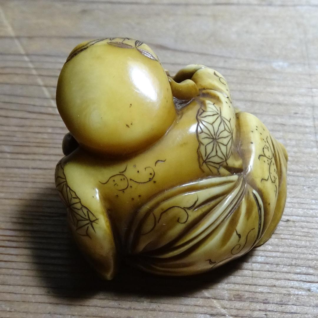 d*7様 根付　大黒様と鼠　ネズミ　時代　提げ物 　煙草入れ　玉　文　？