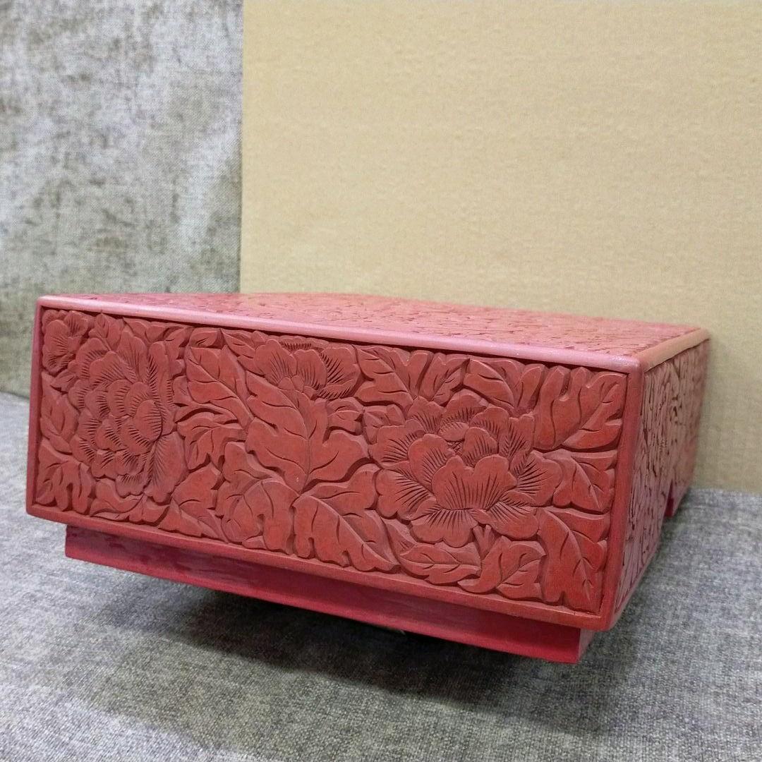 豪華な堆朱文箱