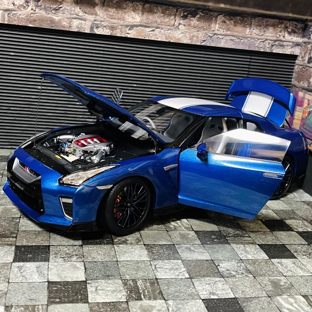 599台限定 1/18 モーターヘリックス 日産GT-R 50thアニバーサリー