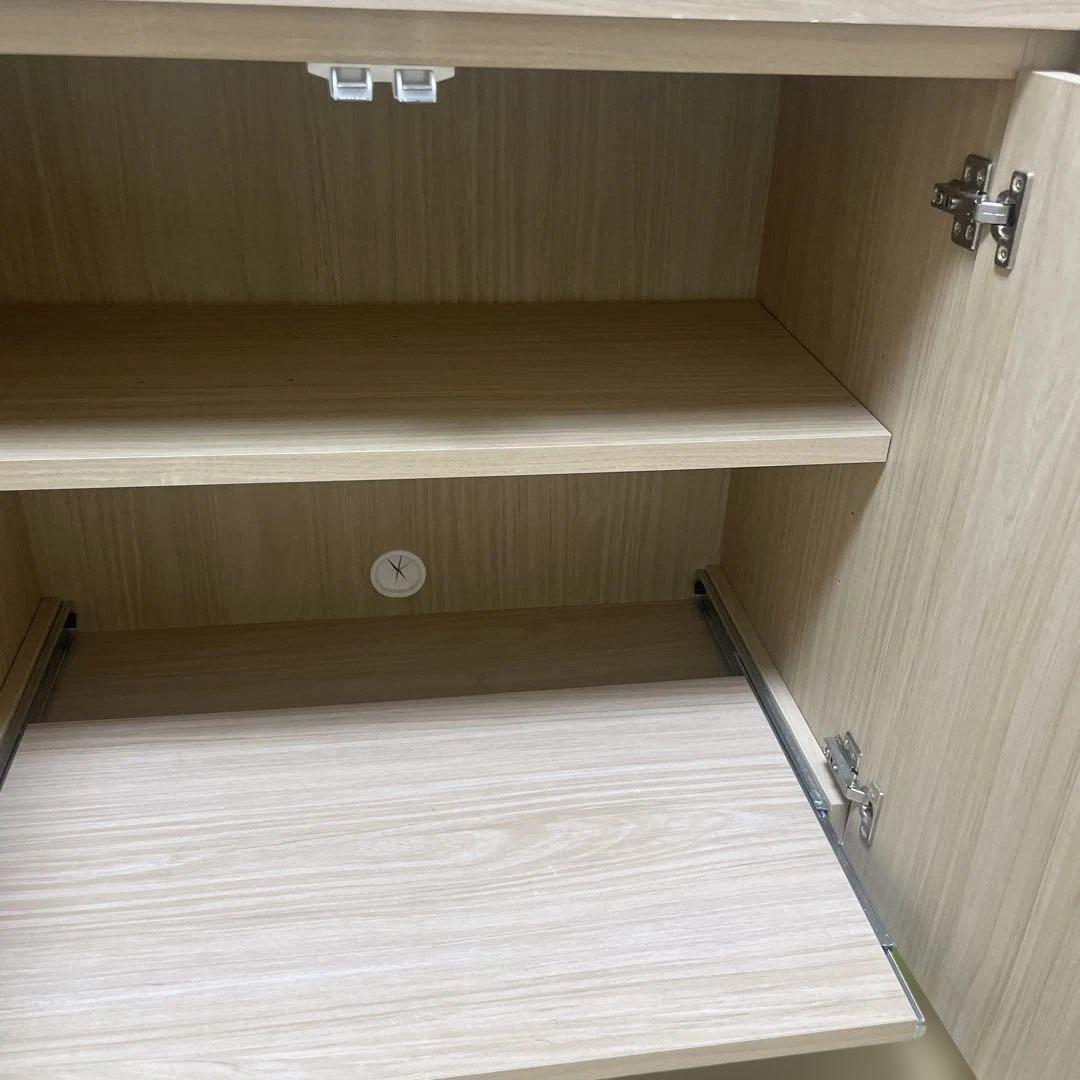 キャビネット 3扉　ノートパソコン収納付き