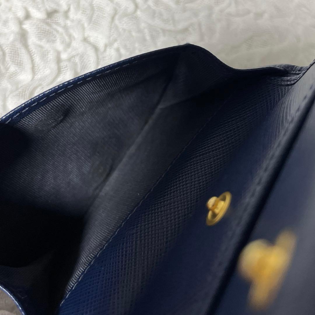 未使用級✨PRADA ネイビー 二つ折り財布　サフィアーノレザー　コンパクト