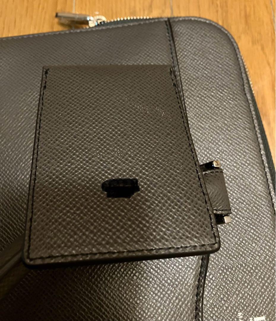 M*a様 HUGO BOSS／ロゴ入りレザー／ビジネスバッグ