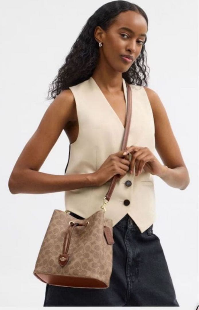 【COACH】 ローアン バケット バッグ・シグネチャー キャンバス