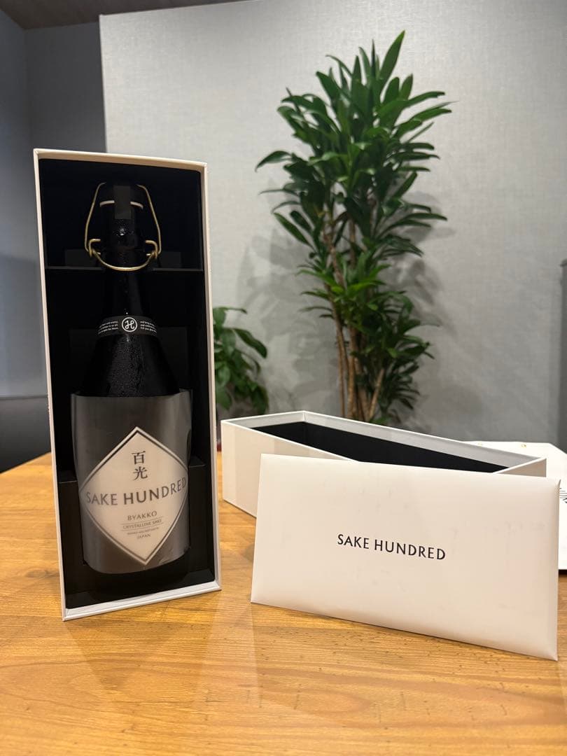 5808　SAKE HUNDRED BYAKKO クリスタル日本酒