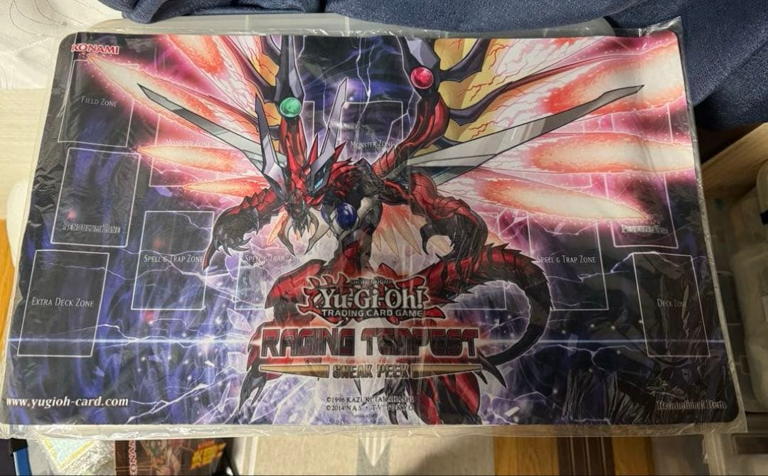 遊戯王　覇王烈竜オッドアイズ・レイジング・ドラゴン　プレイマット　未使用品
