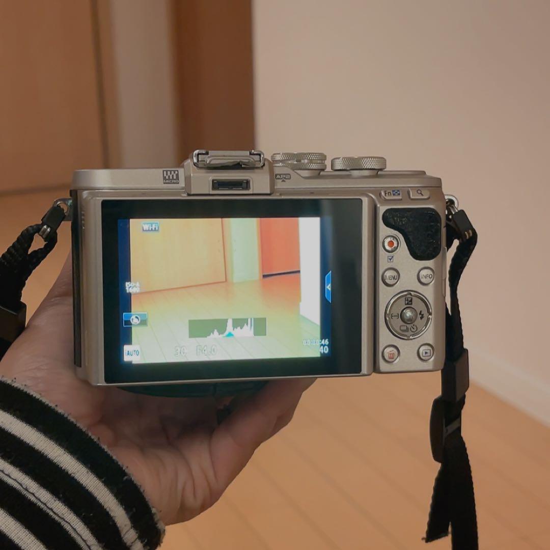 一眼レフ！オリンパス　ペン 8 レンズ付き