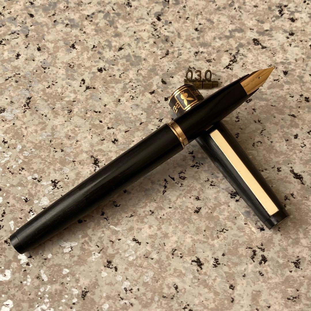 #030 オーバーホール済み 万年筆 プラチナ プレイボーイ コラボ 18k