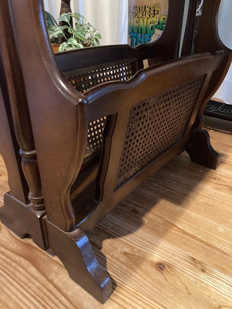 カリモクコロニアル　マガジンラック付サイドテーブル　木製　昭和レトロ