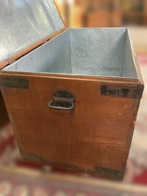 木製長持箪笥　アンティーク古民具家具　レトロなインテリアに変身！新春セール