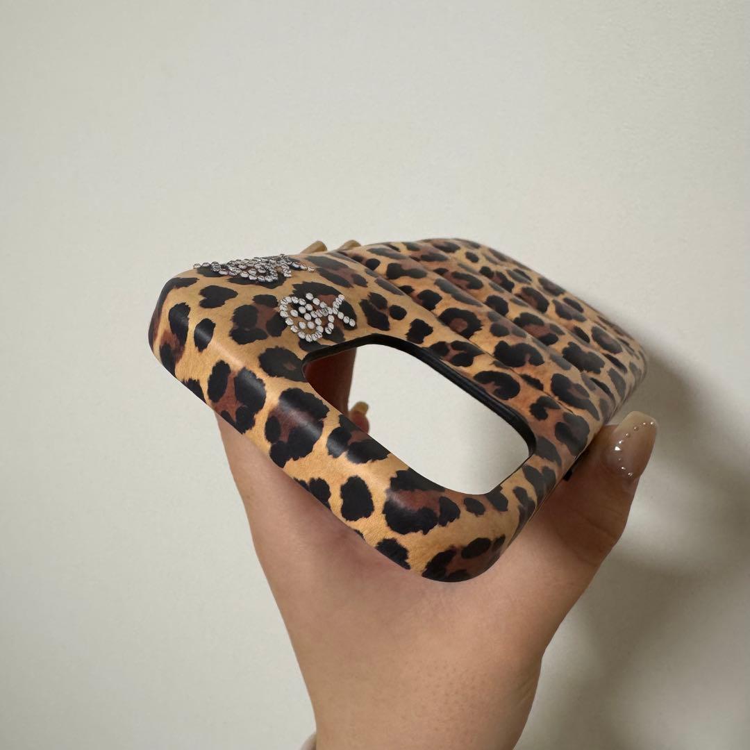 Urban Sophistication iPhone15Pro レオパード