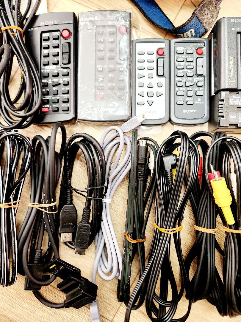 SONYハンディカム　まとめて　本体充電器バッテリー配線等現状品
