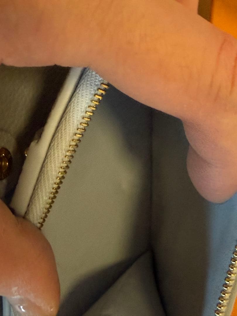 ルイヴィトン 限定カラーポルトフォイユリサ