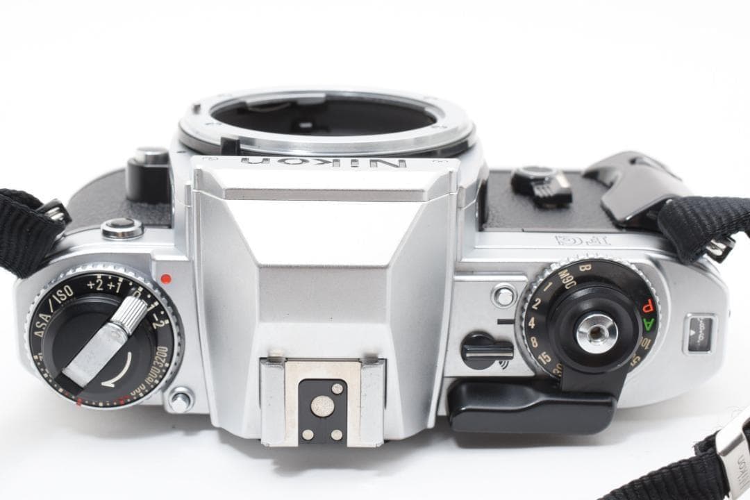 超美品 NIKON FG シルバー フィルムカメラ モルト新品交換済 M835