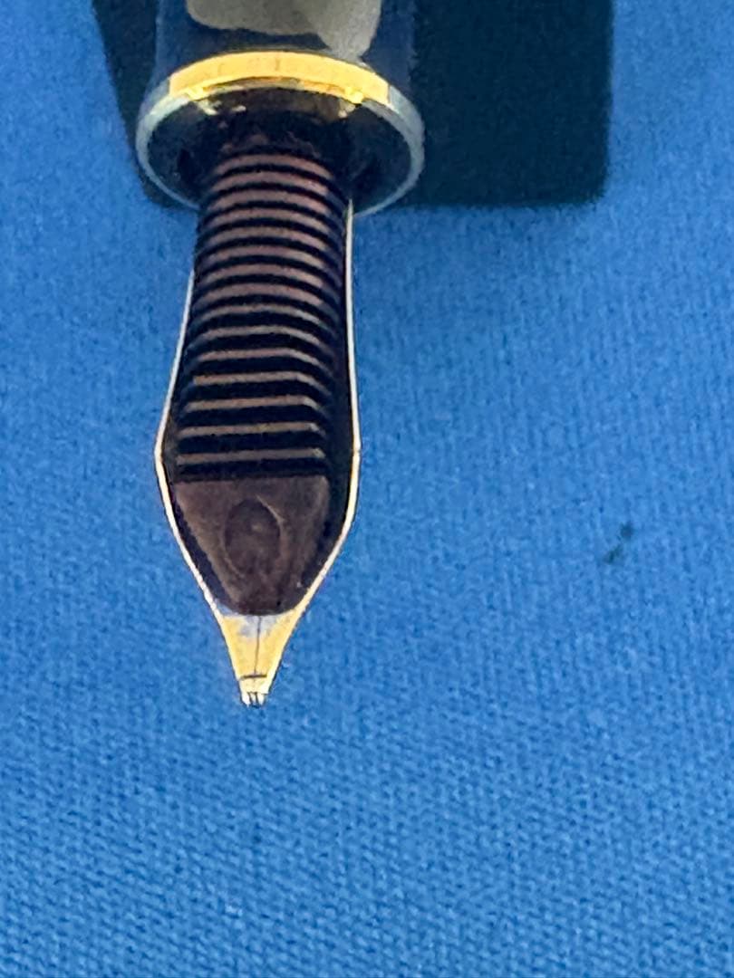 正規輸入品　ペリカン万年筆　スーべレーンM600 M中字　ブルーストライブ