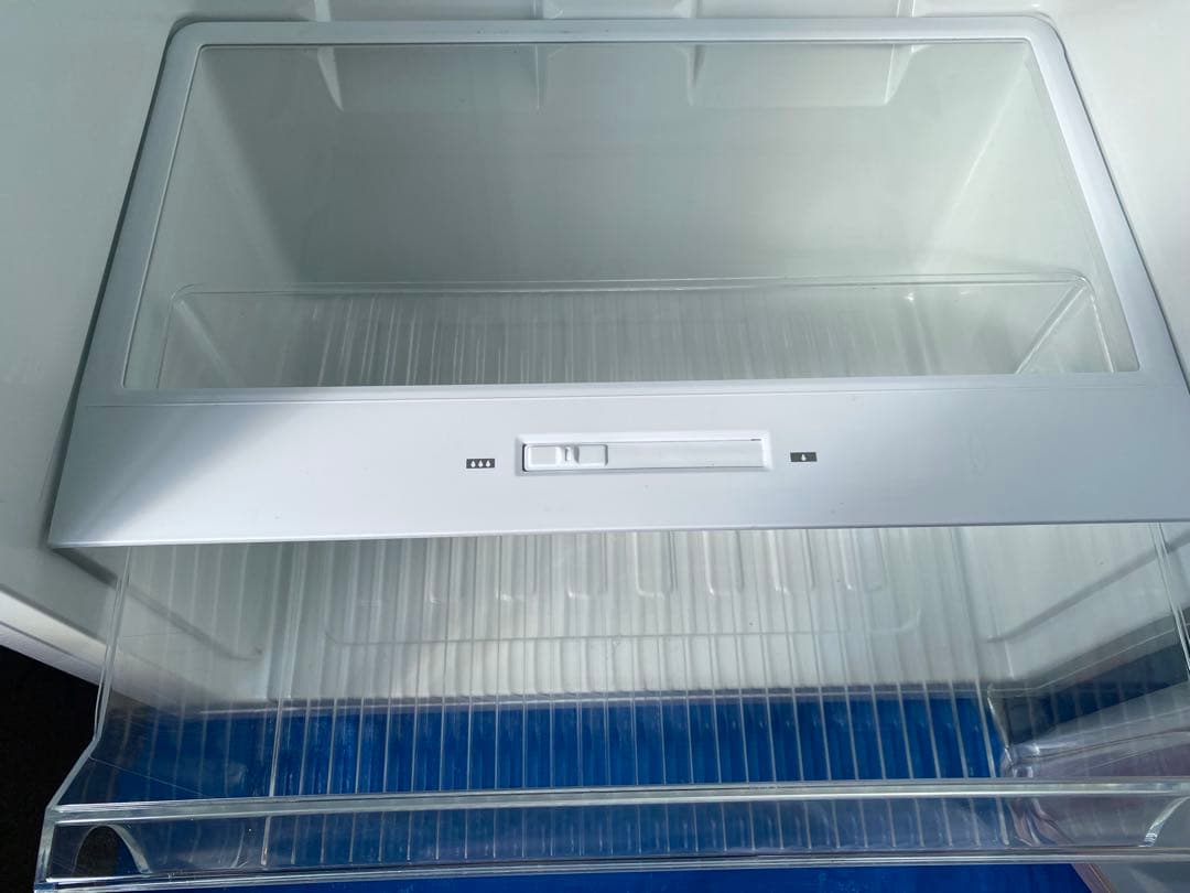 小型冷蔵庫 201L 1人暮らし　2人暮らし