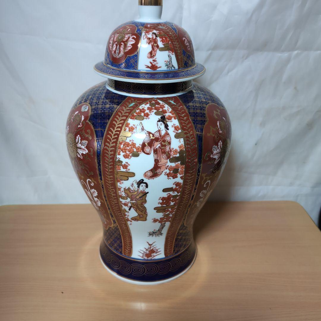 蓋付き飾り壷美人図