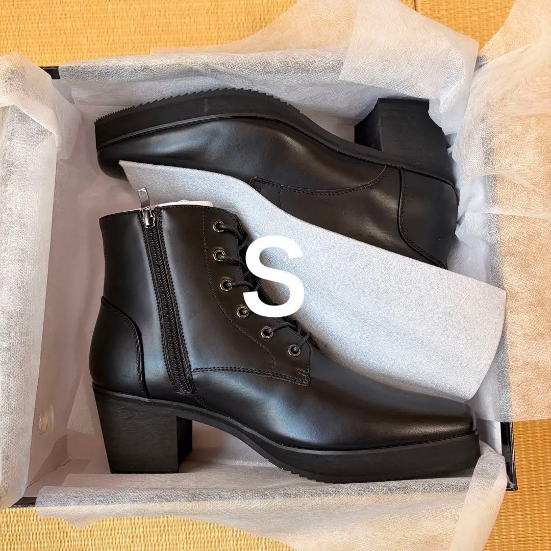 ブラック ジッパー付き ブーツ S 新品未使用　CLEL