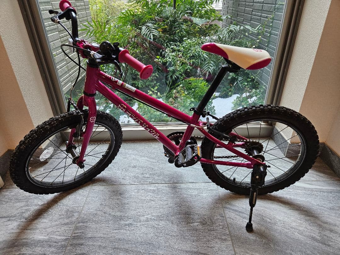 18インチ　ヨツバサイクル　屋内保管