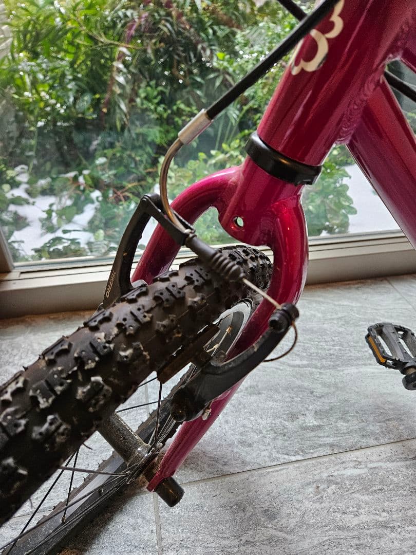 18インチ　ヨツバサイクル　屋内保管