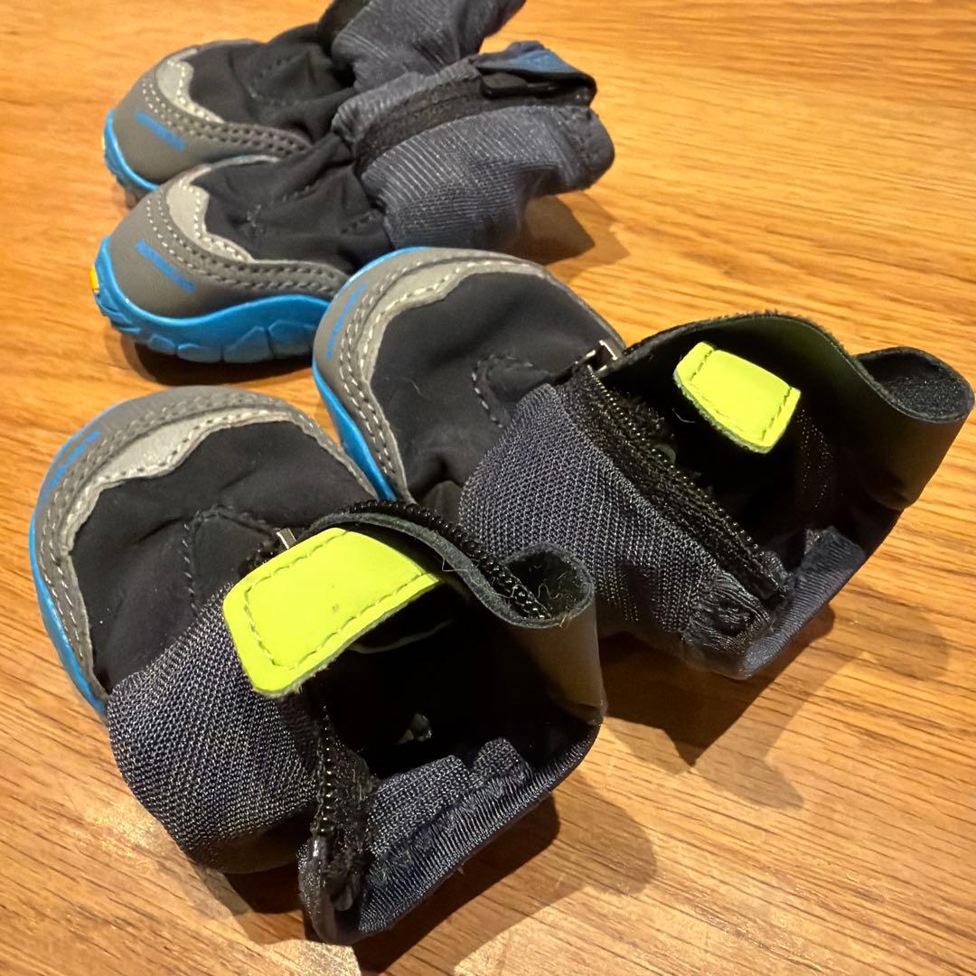 Ruffwear Polar Trex mont-bellドッグシューズ 黒/青