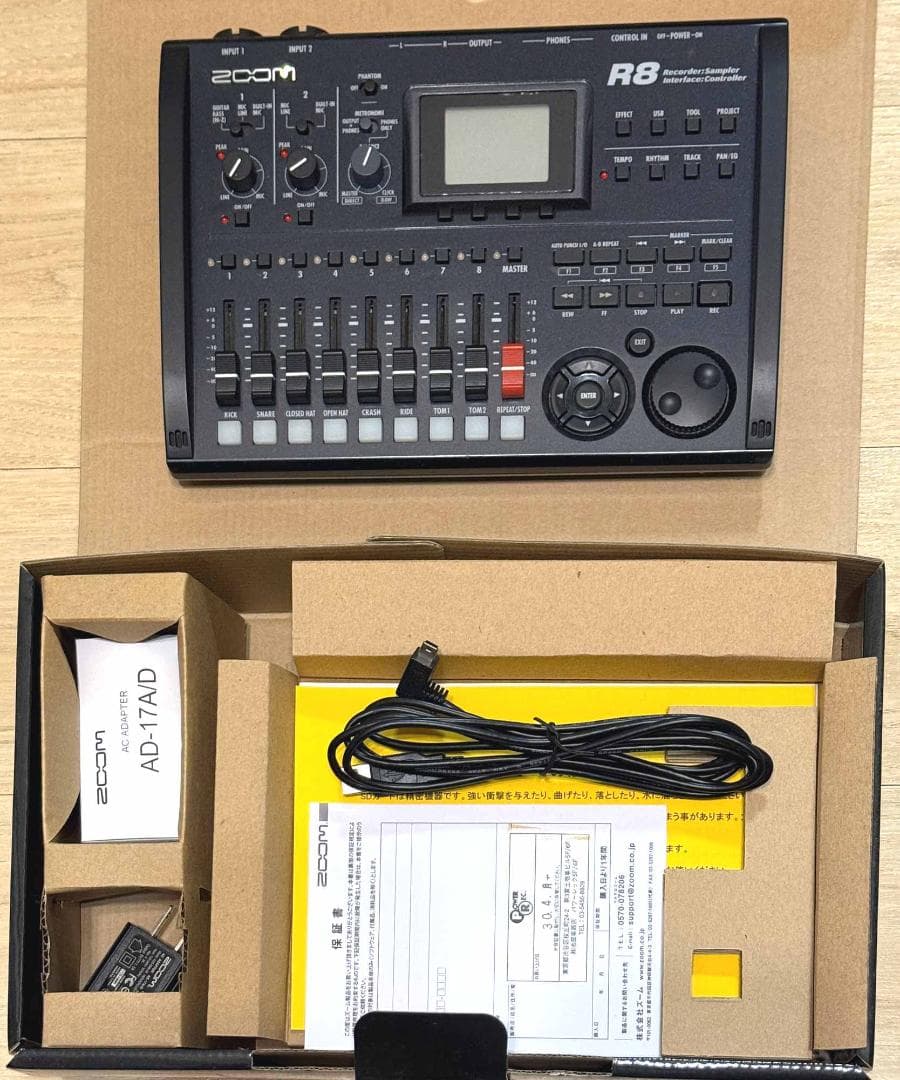 新品同様　Zoom R8 マルチトラックレコーダー（最終値下げしました）