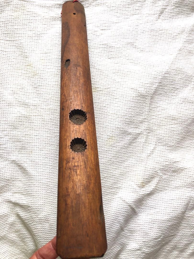 値下げしました。韓国呼び名は李朝時代のトクサル(餅型用押し型)