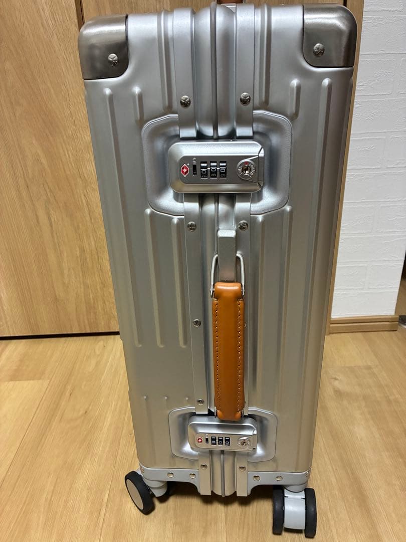 イノベーター スーツケースINV1811STP Sterling Silver