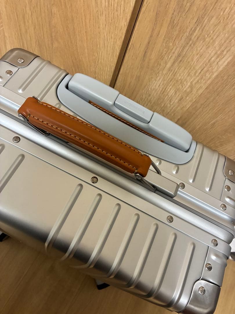 イノベーター スーツケースINV1811STP Sterling Silver