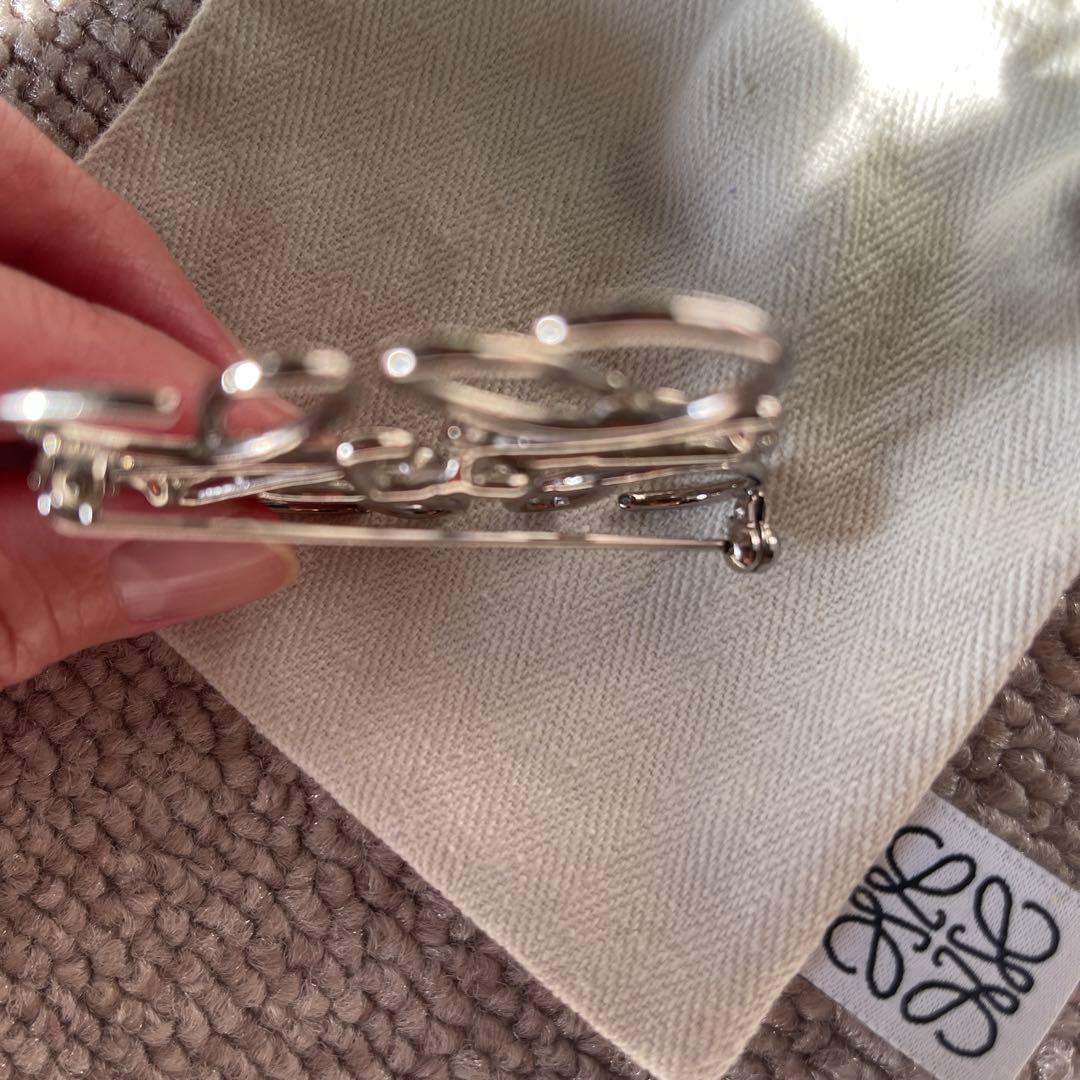 ロエベ　アナグラム　シルバー　ブローチ