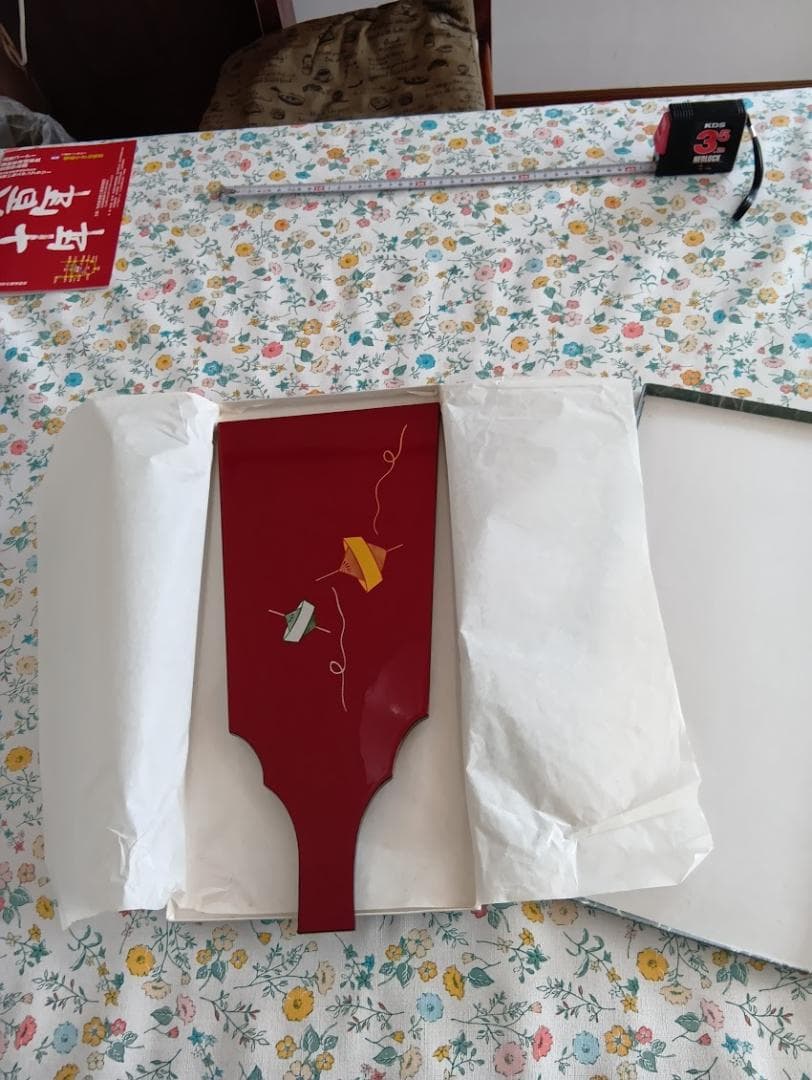 羽子板型　川連漆器 2個セット 木製本漆塗　黒・赤 リバーシブル